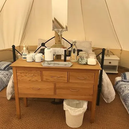 Cox Hill Glamping Badger *