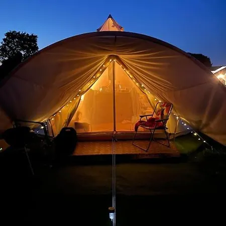 Cox Hill Glamping Badger